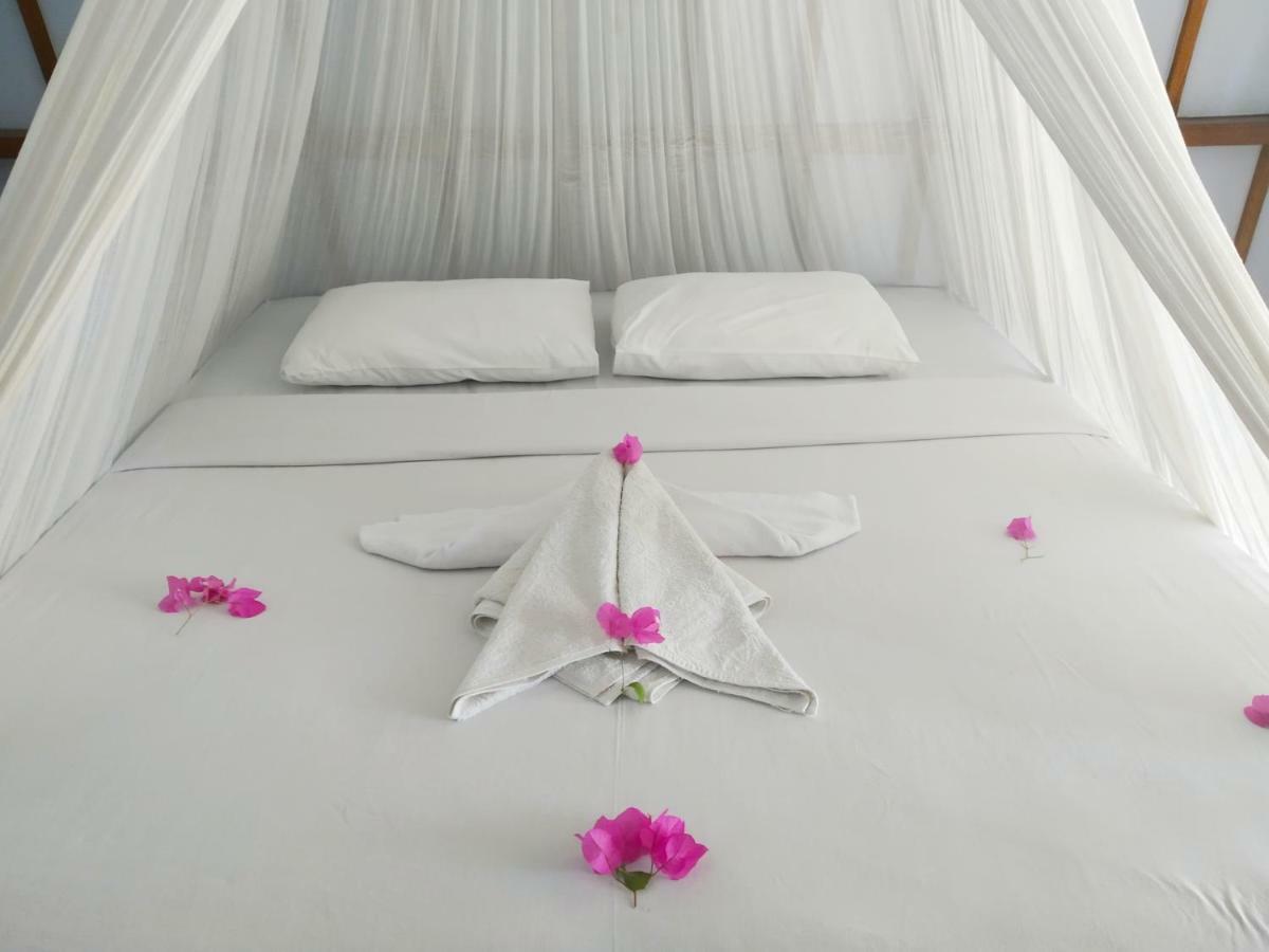 Sunset Beach Bungalow Gili Meno Buitenkant foto