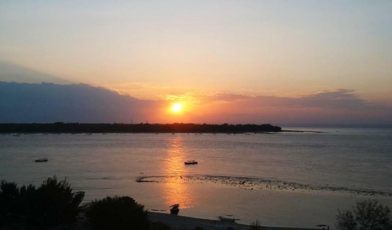 Sunset Beach Bungalow Gili Meno Buitenkant foto