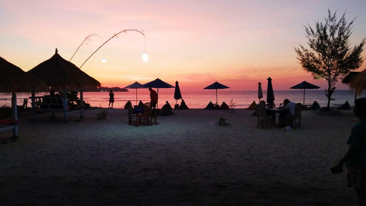 Sunset Beach Bungalow Gili Meno Buitenkant foto