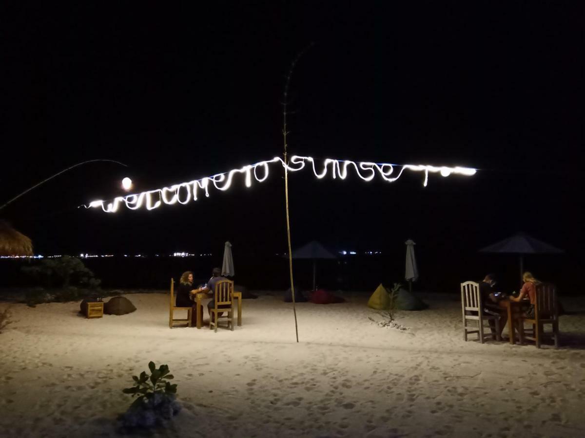 Sunset Beach Bungalow Gili Meno Buitenkant foto