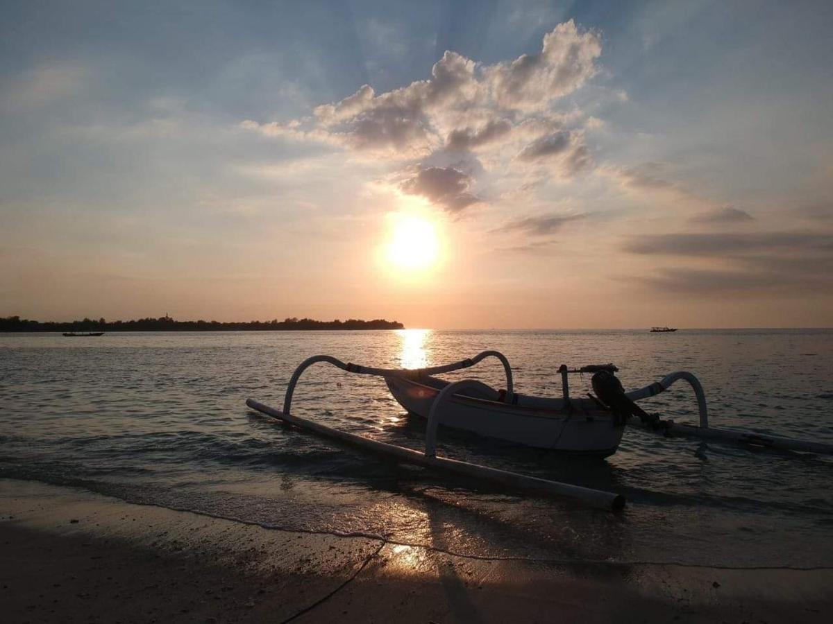 Sunset Beach Bungalow Gili Meno Buitenkant foto